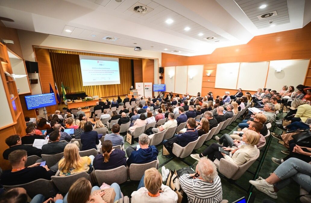 Jövőbiztos digitalizációs megoldások a maribori levéltári konferencián